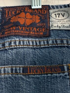 Lucky Jeans Vintage-Rancher Flare with a lightly flared Leg
